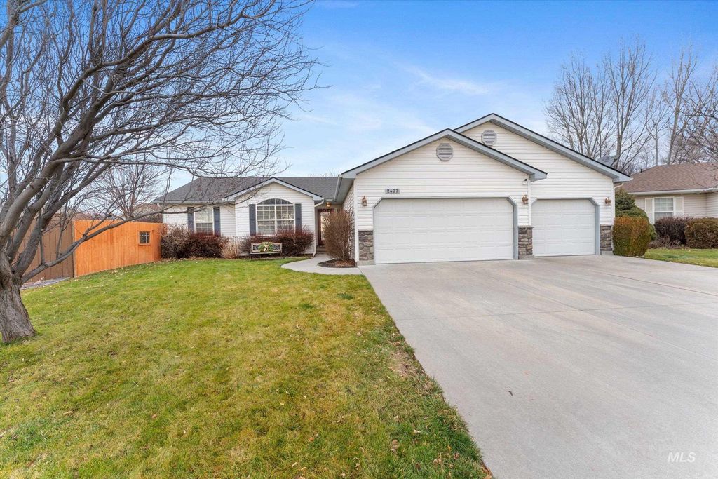 Photo of 2407 Stormy Mountain Pl, Mountain Home, ID 83647 (MLS # 98971183)