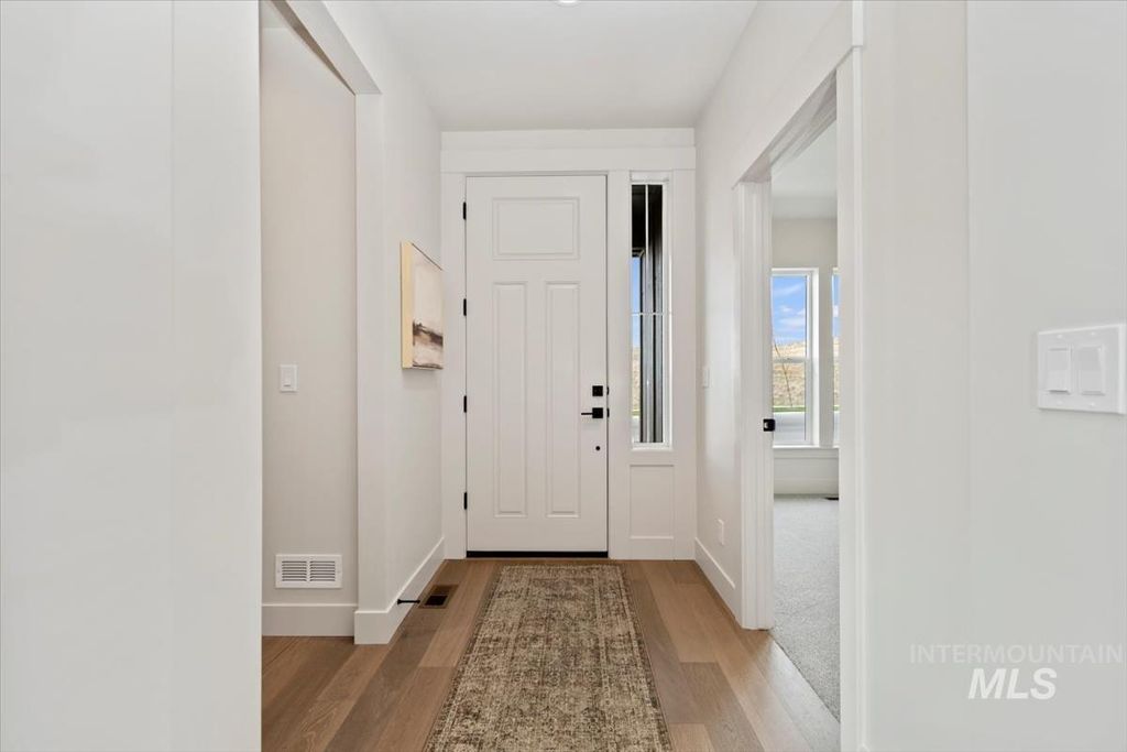 Photo of 6422 N Barholm Ln, Eagle, ID 83616 (MLS # 98984041)