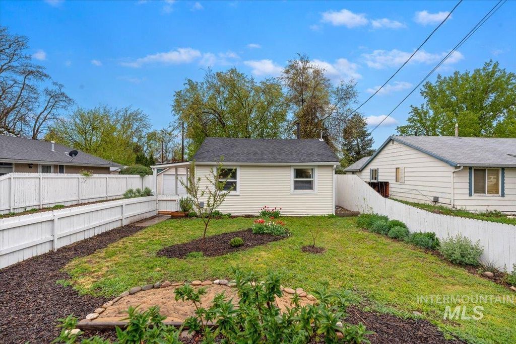 Photo of 1713 S Cleveland St, Boise, ID 83705 (MLS # 98982519)