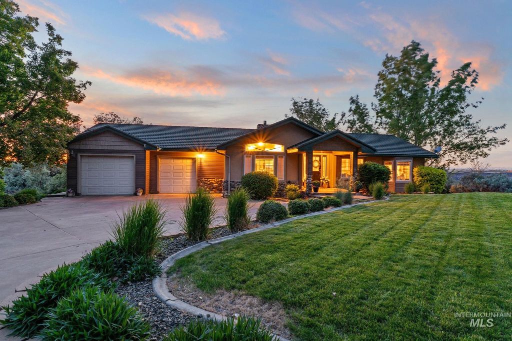 Photo of 1750 E 4550 N, Buhl, ID 83316 (MLS # 98987522)