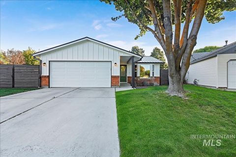 Photo of 9337 W Susan St, Boise, ID 83704 (MLS # 98962716)