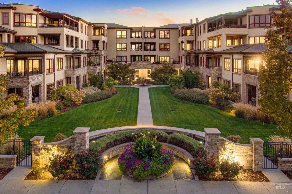 Photo of 3059 W Crescent Rim Dr #201, Boise, ID 83706 (MLS # 98970742)