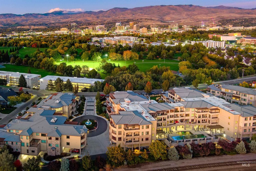 Photo of 3059 W Crescent Rim Dr #201, Boise, ID 83706 (MLS # 98970742)