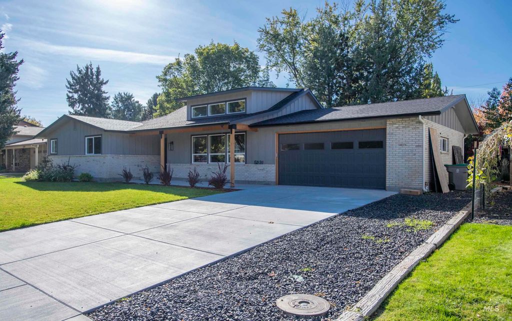 Photo of 5231 N Sorrento Dr, Boise, ID 83704 (MLS # 98968221)