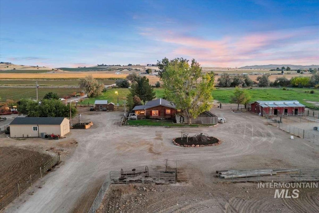 Photo of 14547 Lakeshore Drive, Nampa, ID 83686 (MLS # 99002381)