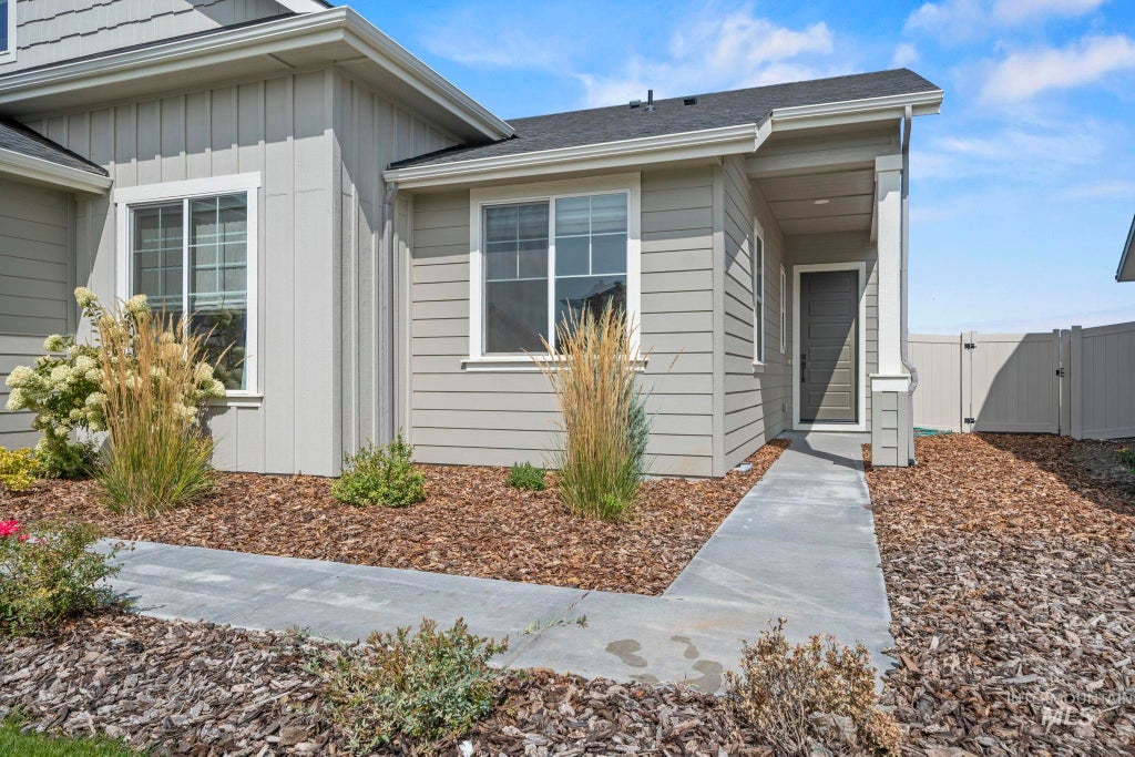Photo of 11652 W San Remo Dr, Nampa, ID 83686 (MLS # 99000868)