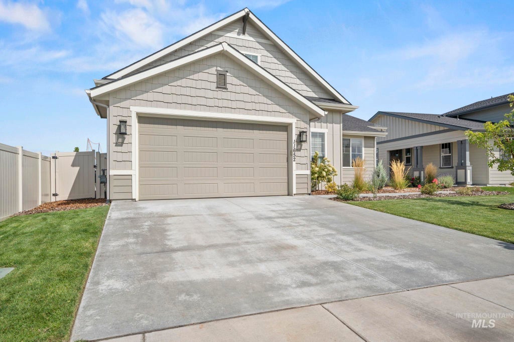 Photo of 11652 W San Remo Dr, Nampa, ID 83686 (MLS # 99000868)