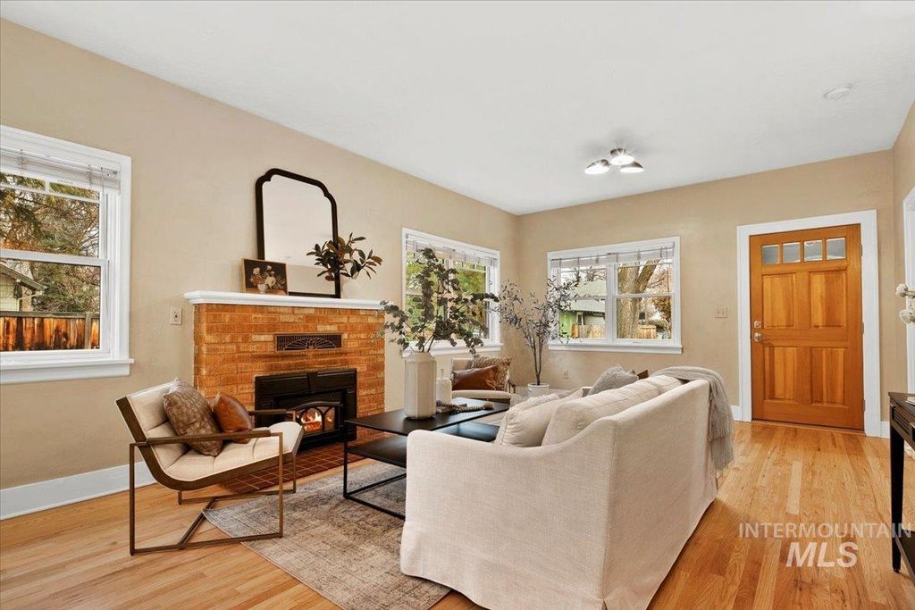 Photo of 2510 W Heron St, Boise, ID 83702 (MLS # 98972550)