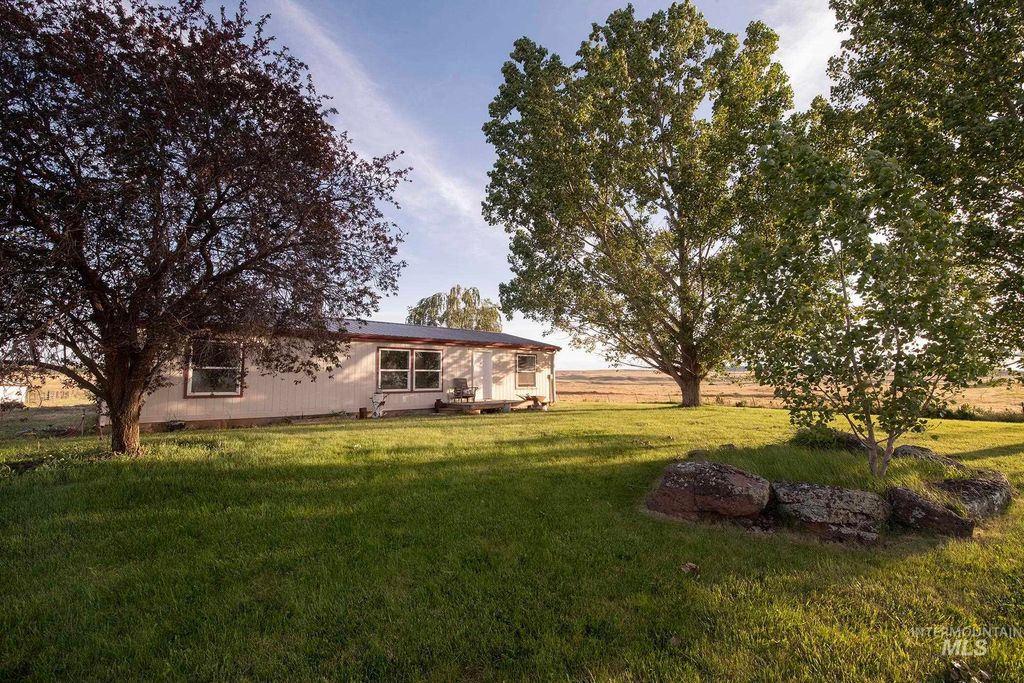 Photo of 3115 Farm To Market Road, Midvale, ID 83645 (MLS # 98989405)