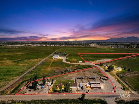 Photo of 2588 W Sales Yard Road, Emmett, ID 83617 (MLS # 98969246)