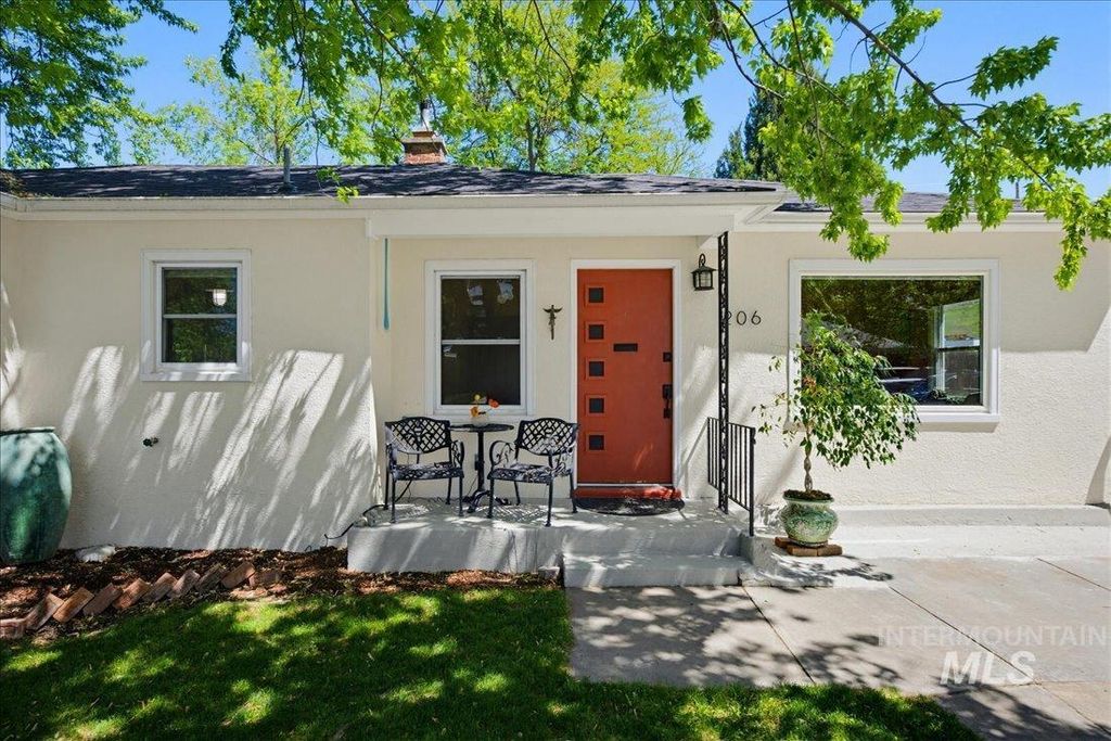 Photo of 206 N Bacon Dr, Boise, ID 83712 (MLS # 98986363)