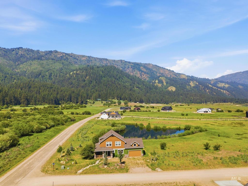 Photo of 19 Southfork Ln, Garden Valley, ID 83622 (MLS # 98988001)