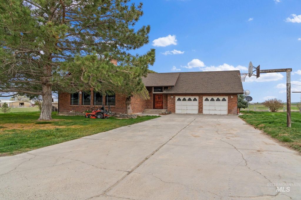 Photo of 3154 N 4750 E, Murtaugh, ID 83344 (MLS # 98980250)