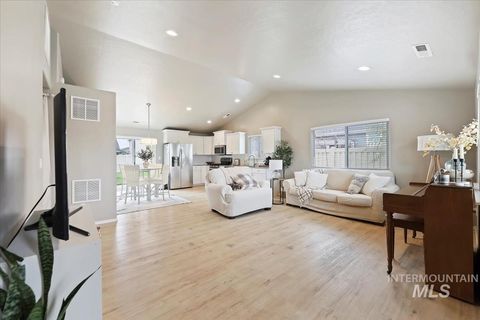 Photo of 11430 Queensland Dr, Caldwell, ID 83607 (MLS # 98963925)