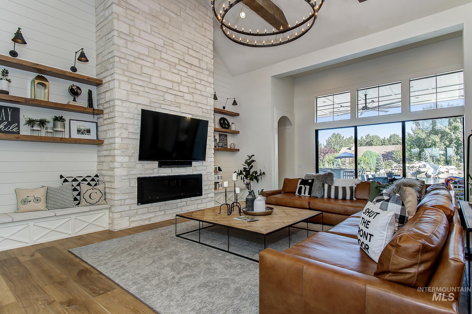 6190 W Lily Creek Ln