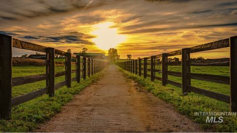 Photo of 6190 W Lily Creek Ln, Nampa, ID 83687 (MLS # 98960800)