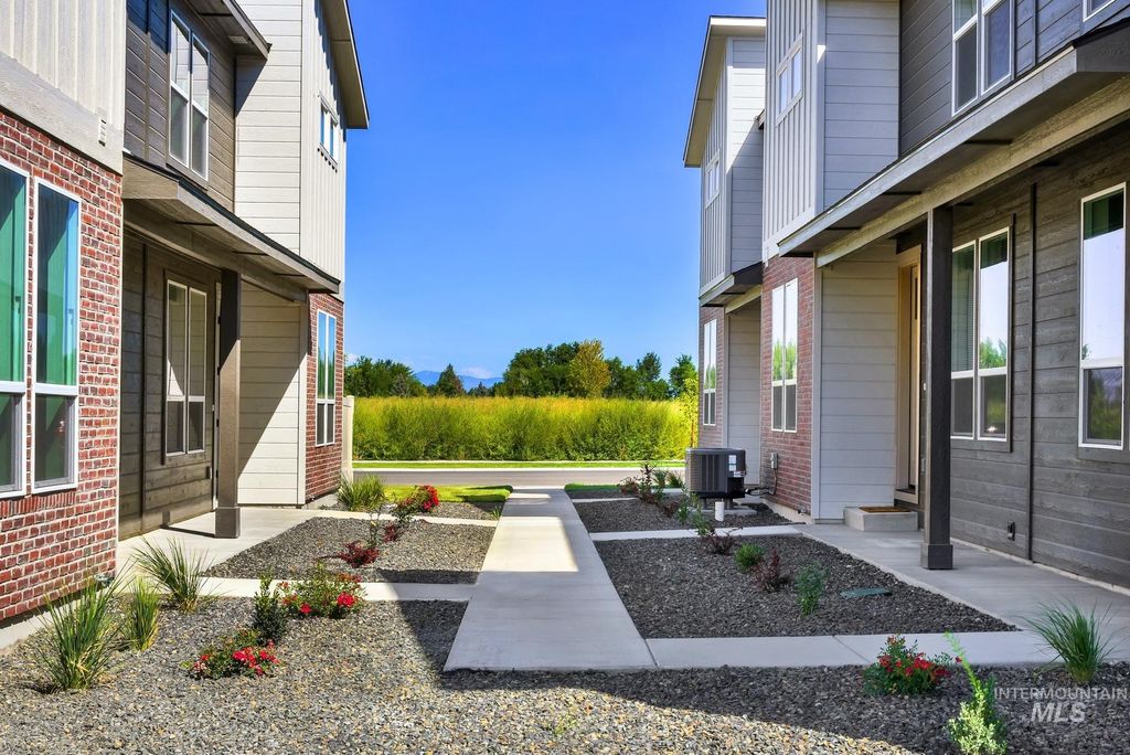 Photo of 2905 Abajo Ln, Caldwell, ID 83605 (MLS # 98973736)