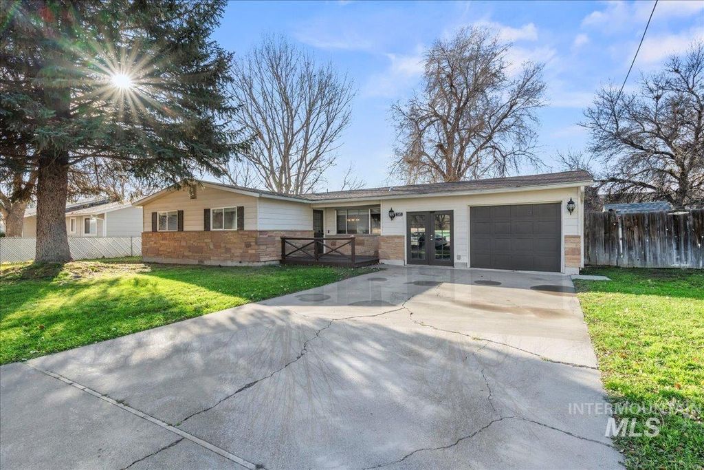 Photo of 1145 S 5th West, Mountain Home, ID 83647 (MLS # 98969121)