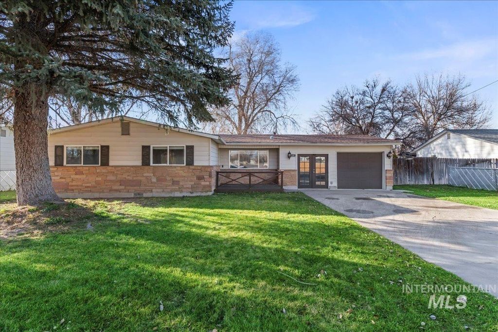 Photo of 1145 S 5th West, Mountain Home, ID 83647 (MLS # 98969121)