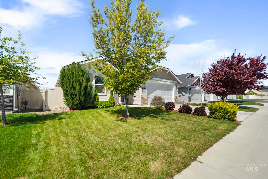Photo of 16911 N Cornwallis Way, Nampa, ID 83687 (MLS # 98998088)