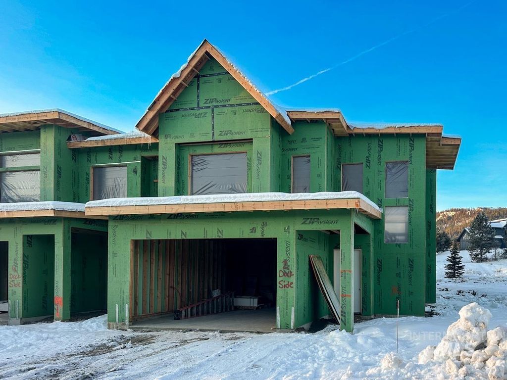 Photo of 2 Dockside Circle, Donnelly, ID 83615 (MLS # 98971974)