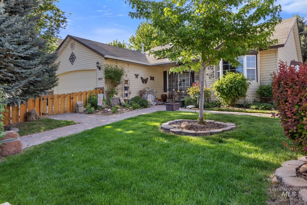 Photo of 1493 W Saint Patrick Street, Boise, ID 83705 (MLS # 98985580)