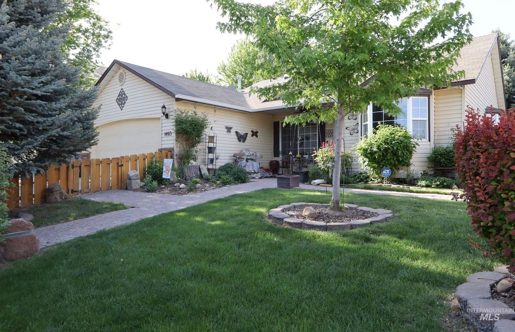 Photo of 1493 W Saint Patrick Street, Boise, ID 83705 (MLS # 98985580)
