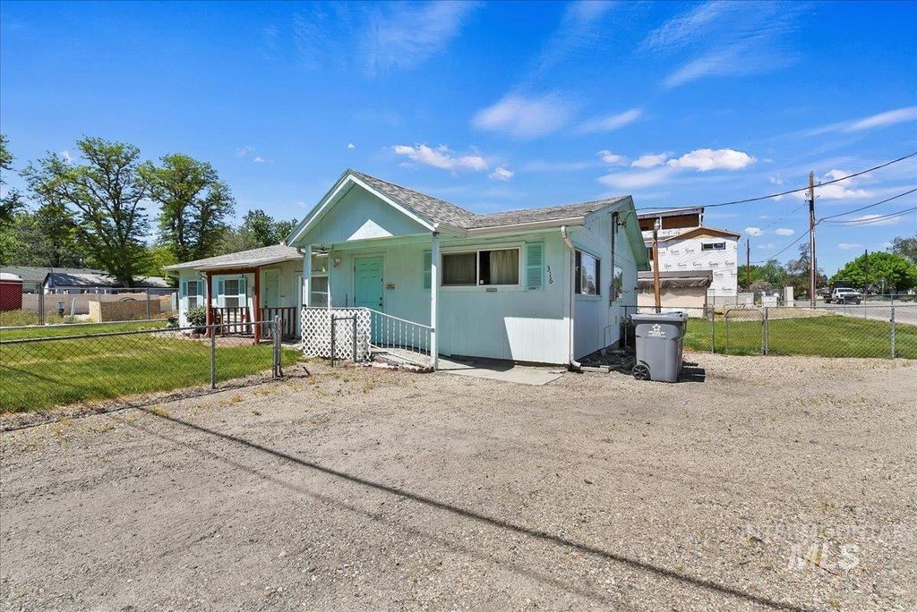 Photo of 316 E 45th St, Garden City, ID 83714 (MLS # 98986545)