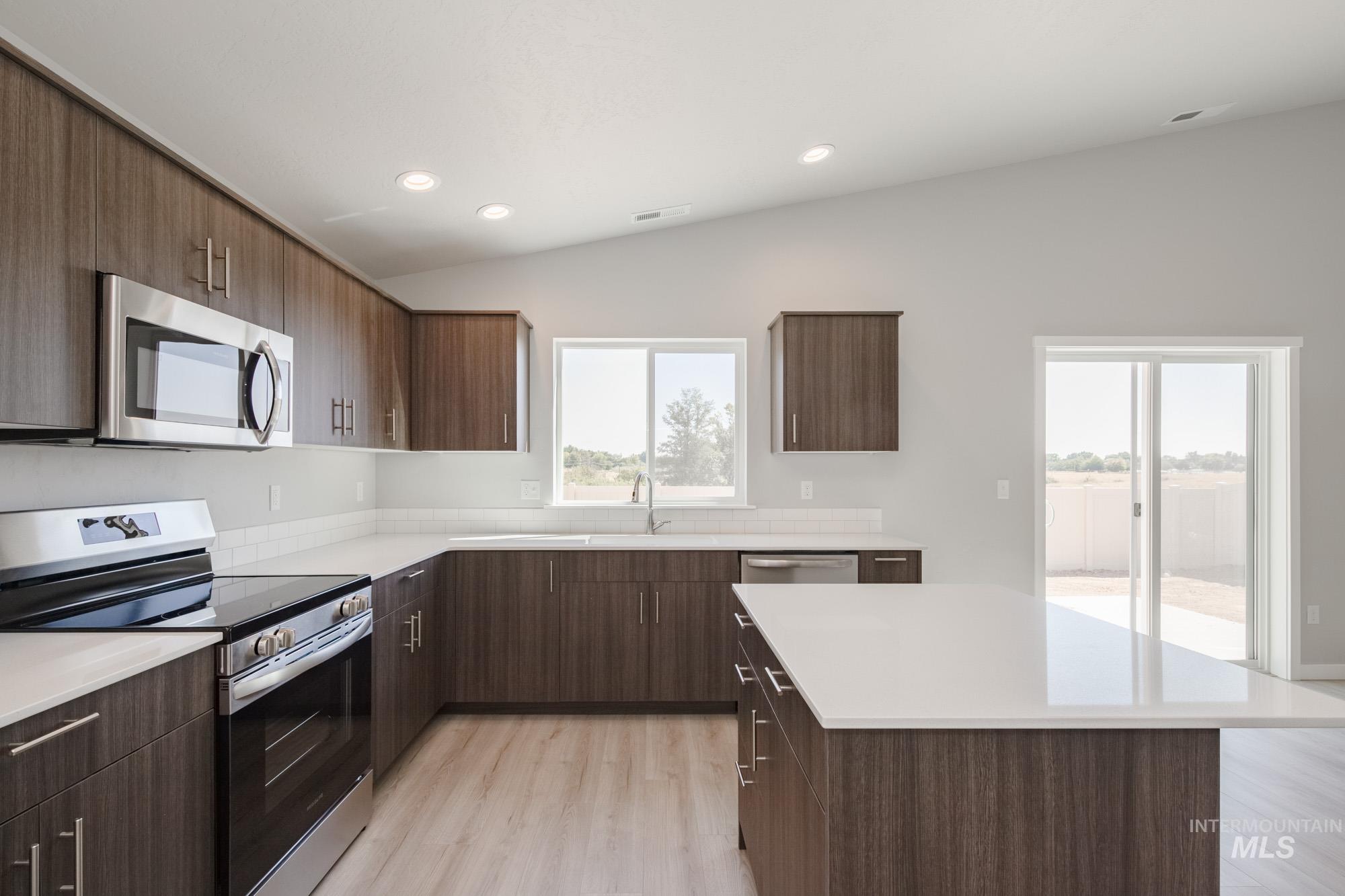 284 N Cranesbill Ave