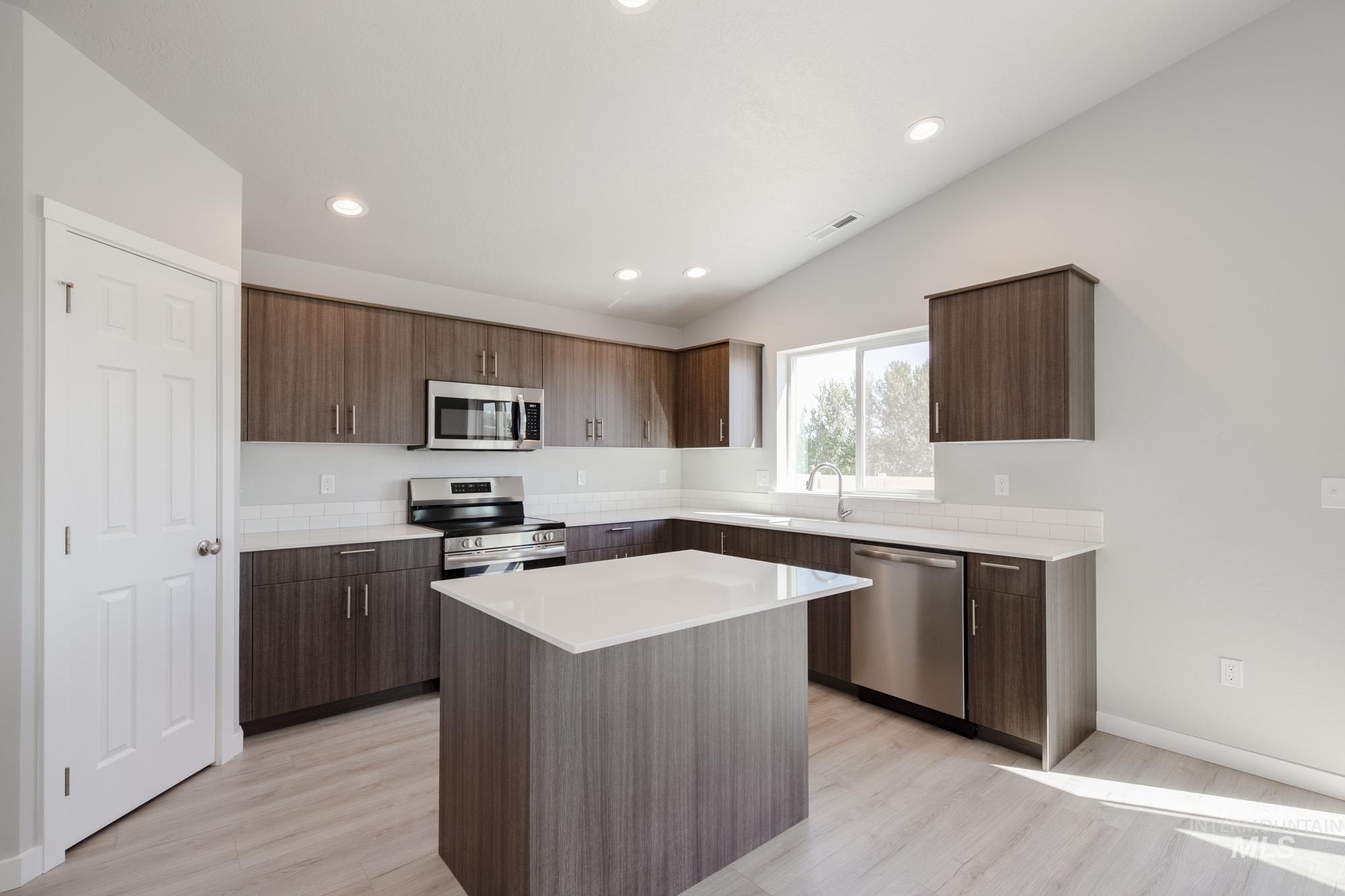 284 N Cranesbill Ave