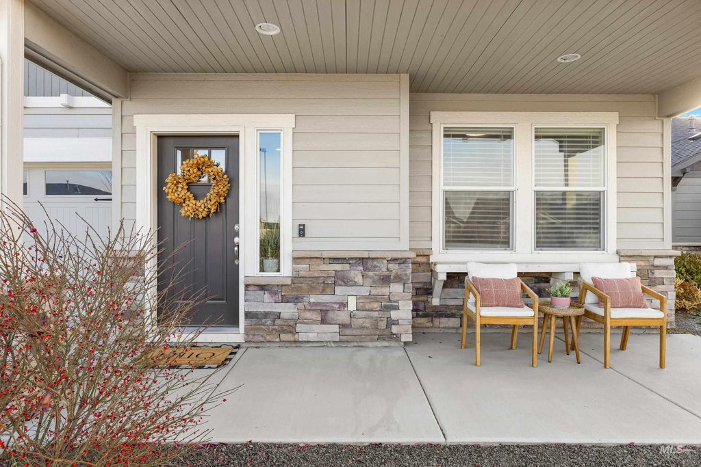 Photo of 2413 W Foxglove Dr, Nampa, ID 83686 (MLS # 98968696)