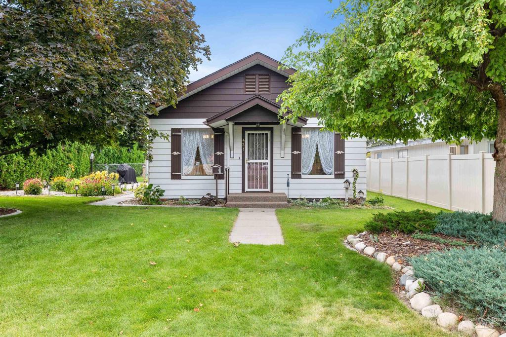 Photo of 421 E Ave E Ave, Jerome, ID 83338 (MLS # 98976583)