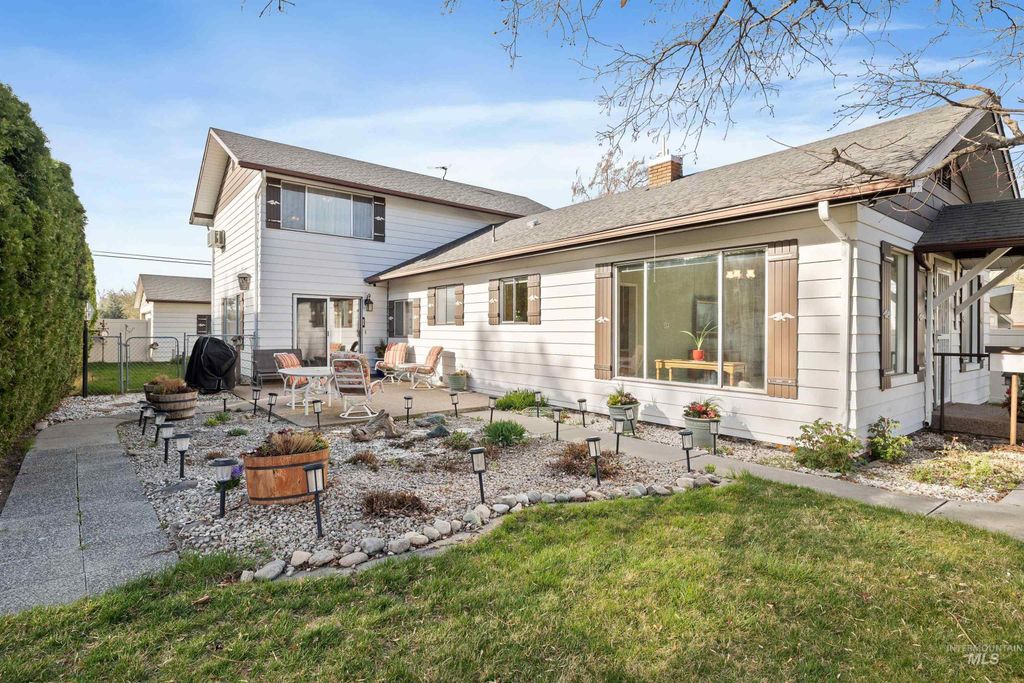 Photo of 421 E Ave E Ave, Jerome, ID 83338 (MLS # 98976583)