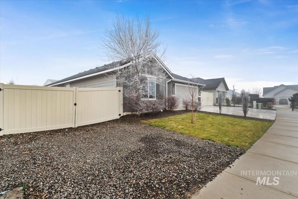 Photo of 2799 W Midnight Dr, Kuna, ID 83634 (MLS # 98971981)