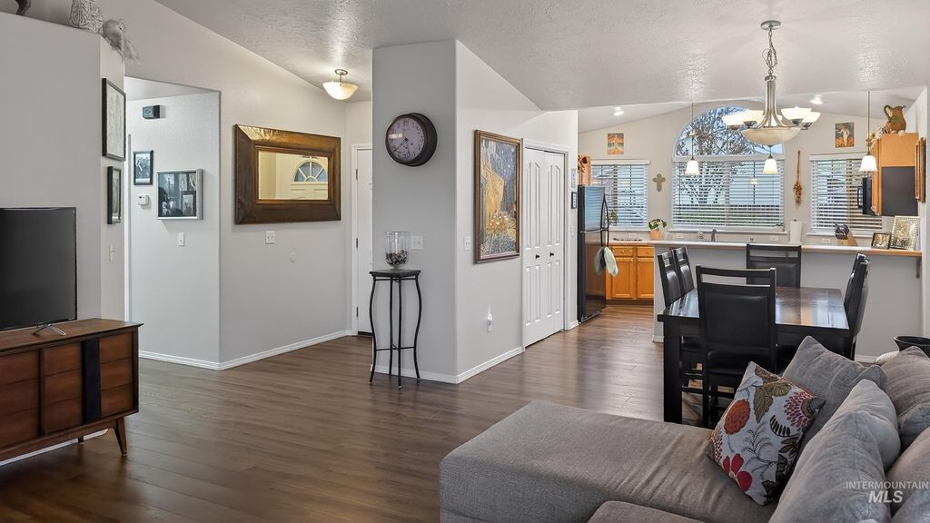 Photo of 5222 N Joe Robbie Ave, Boise, ID 83713 (MLS # 98980277)