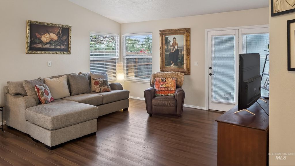 Photo of 5222 N Joe Robbie Ave, Boise, ID 83713 (MLS # 98980277)