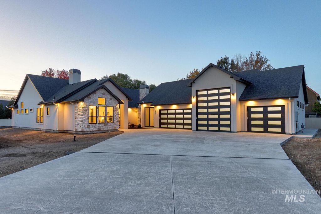 Photo of 863 N Nolina Ave, Eagle, ID 83616 (MLS # 98965521)