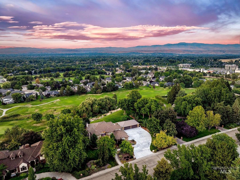 Photo of 3050 S Whitepost Way, Eagle, ID 83616 (MLS # 98990507)