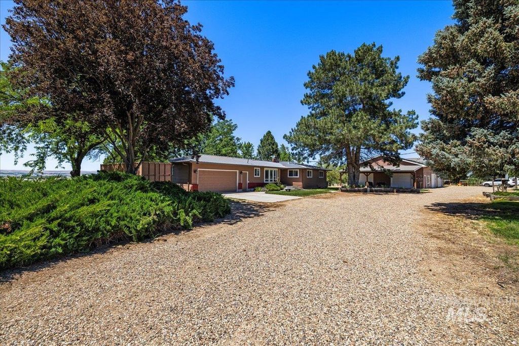 Photo of 3175 1st Lane East, Parma, ID 83660 (MLS # 98975882)