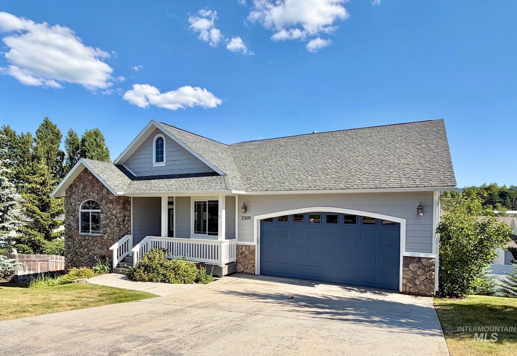Photo of 2309 Cambridge Ct, Moscow, ID 83843 (MLS # 98978358)