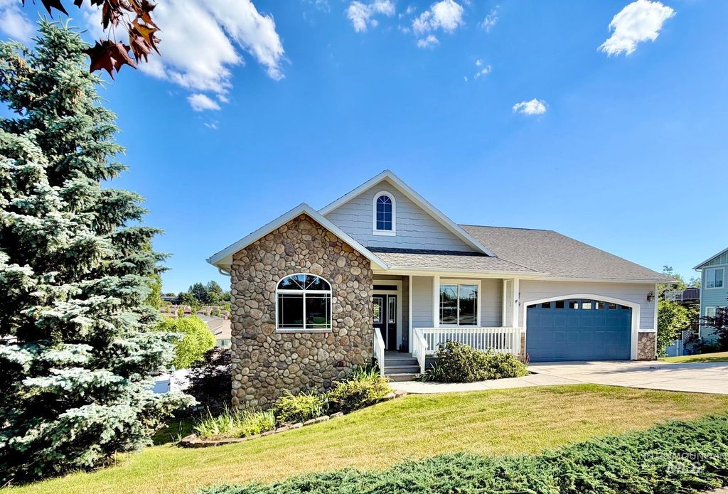 Photo of 2309 Cambridge Ct, Moscow, ID 83843 (MLS # 98978358)
