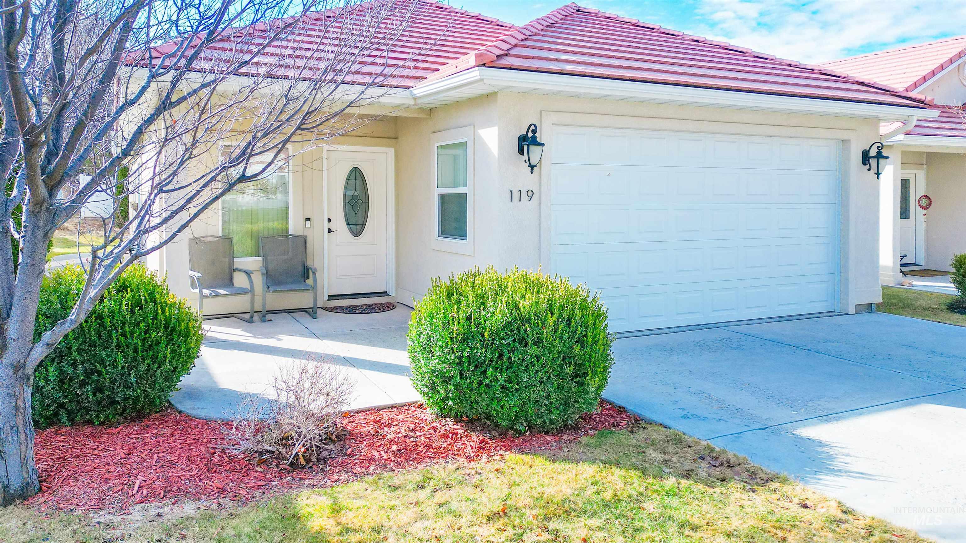 Twin Falls, Idaho 83301, United States, 2 Bedrooms Bedrooms, ,2 BathroomsBathrooms,Residential,Pending,79093