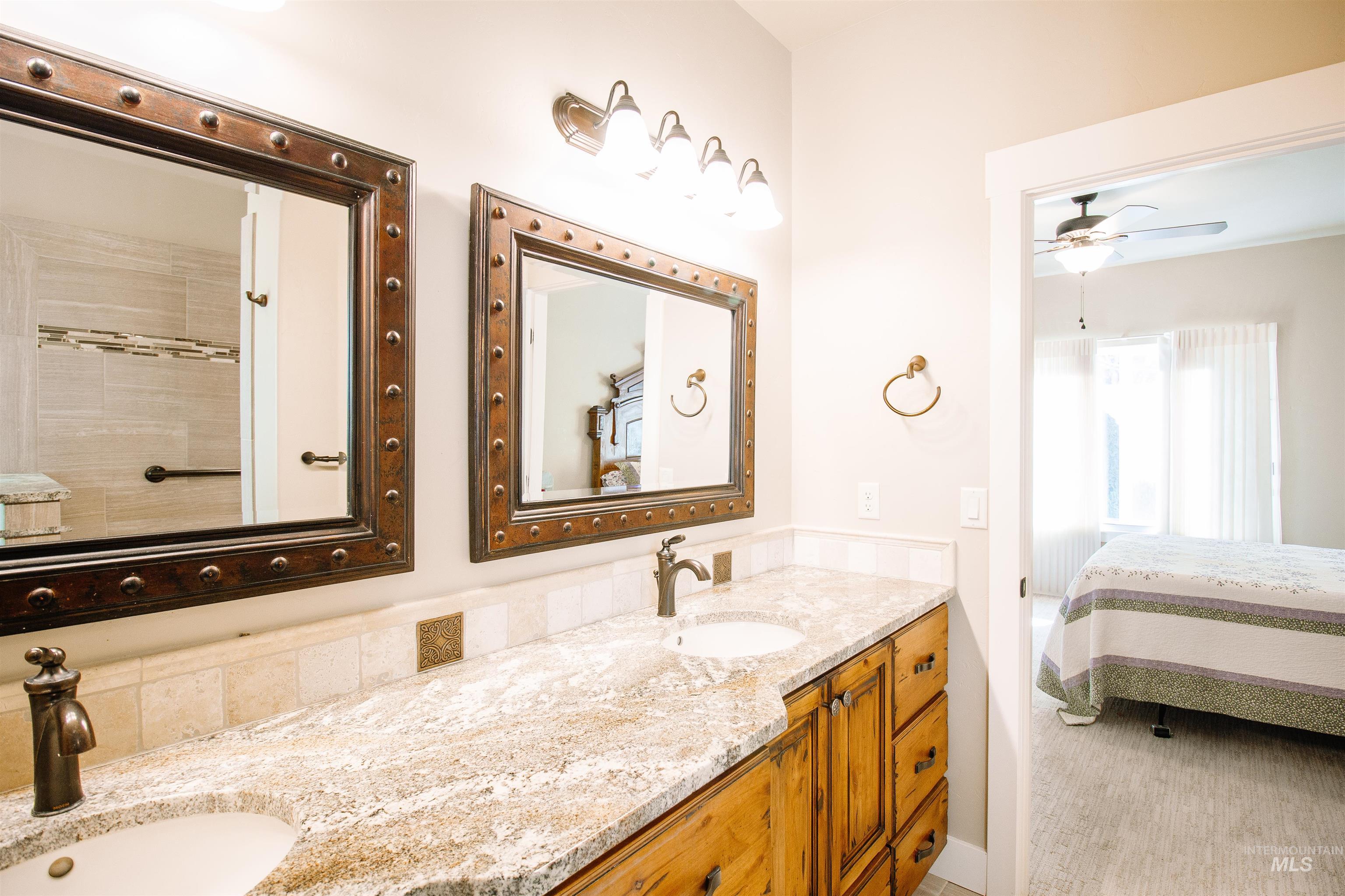 Twin Falls, Idaho 83301, United States, 2 Bedrooms Bedrooms, ,2 BathroomsBathrooms,Residential,Pending,79093