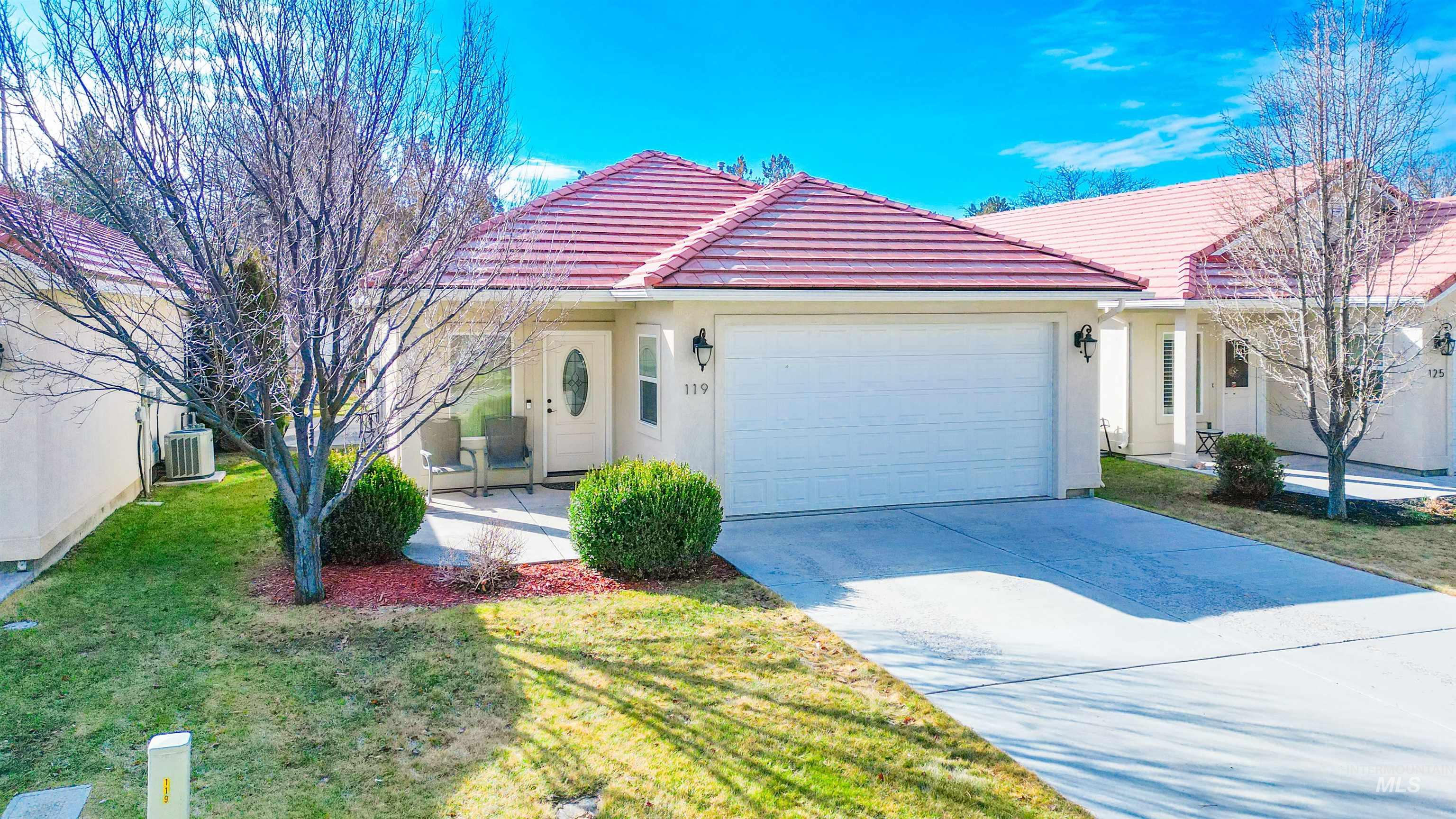 Twin Falls, Idaho 83301, United States, 2 Bedrooms Bedrooms, ,2 BathroomsBathrooms,Residential,Pending,79093