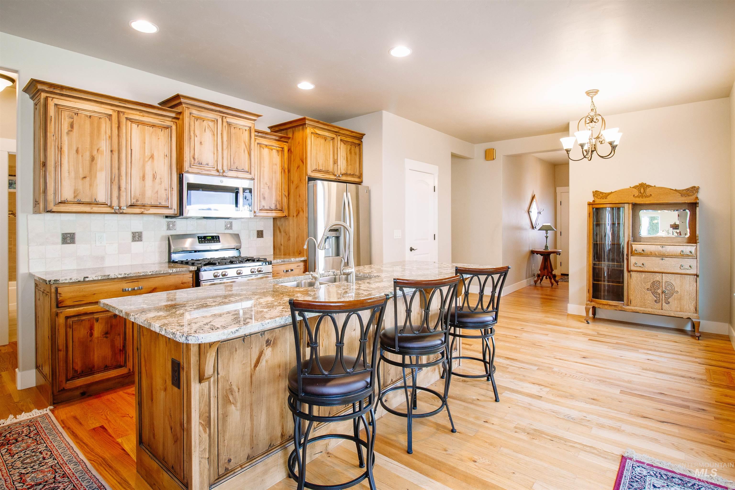 Twin Falls, Idaho 83301, United States, 2 Bedrooms Bedrooms, ,2 BathroomsBathrooms,Residential,Pending,79093