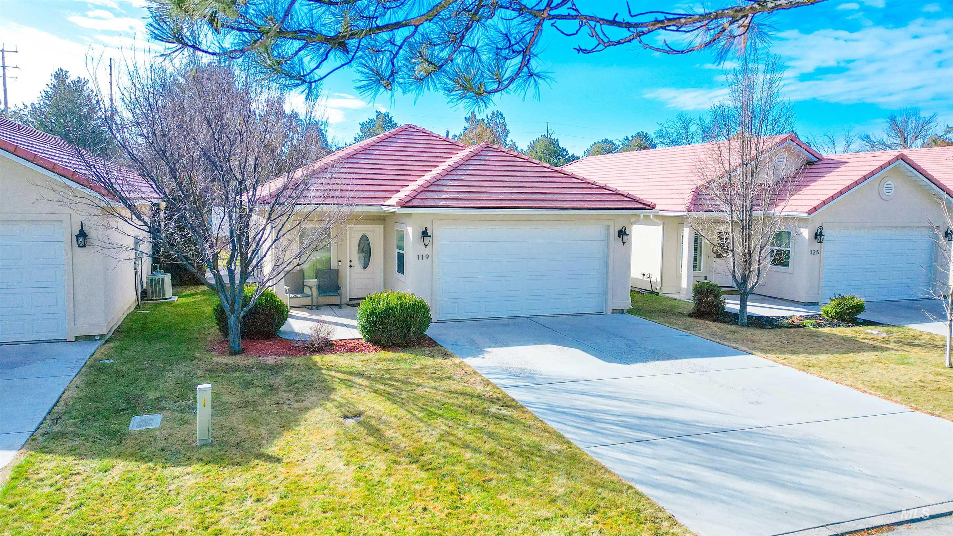 Twin Falls, Idaho 83301, United States, 2 Bedrooms Bedrooms, ,2 BathroomsBathrooms,Residential,Pending,79093