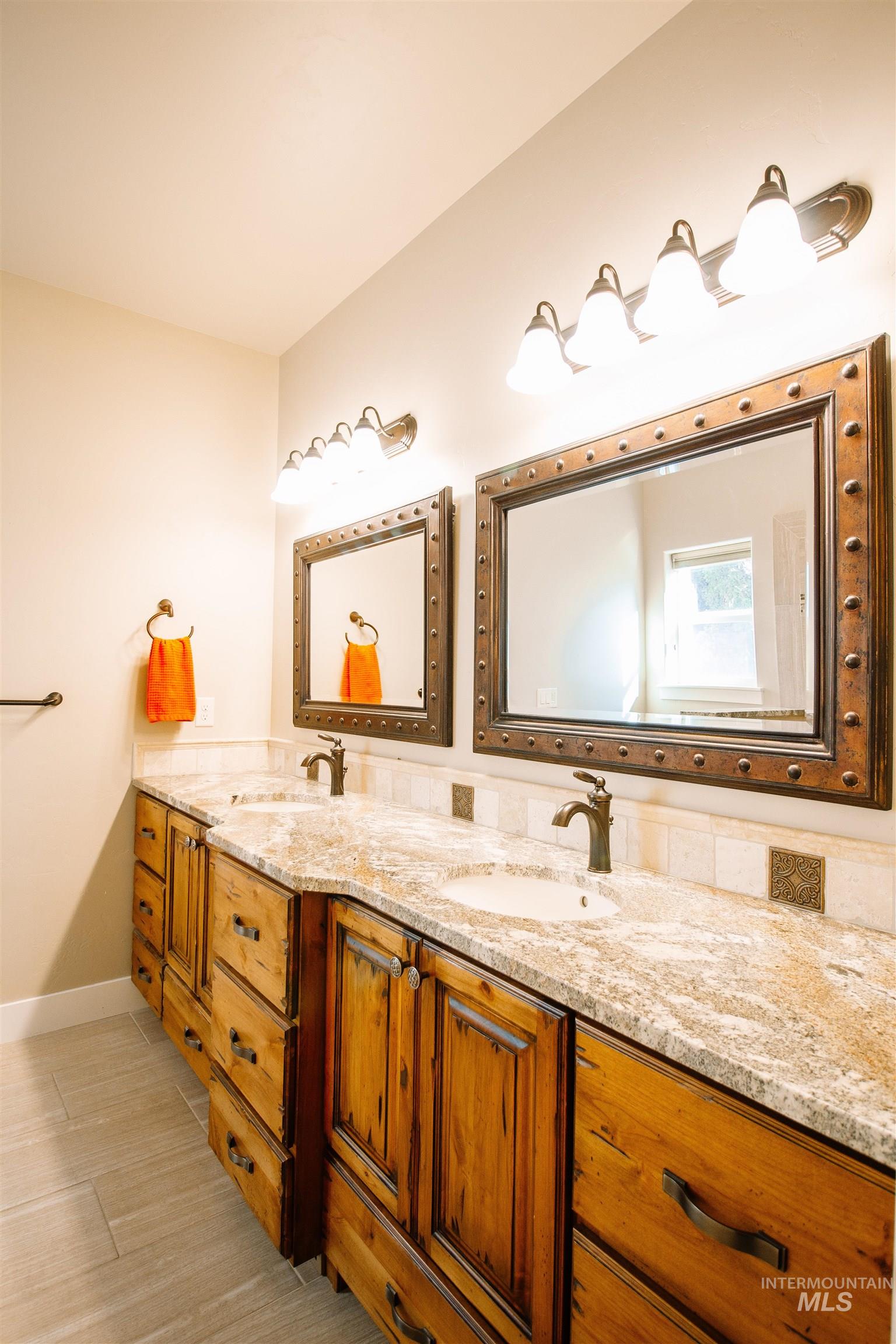 Twin Falls, Idaho 83301, United States, 2 Bedrooms Bedrooms, ,2 BathroomsBathrooms,Residential,Pending,79093