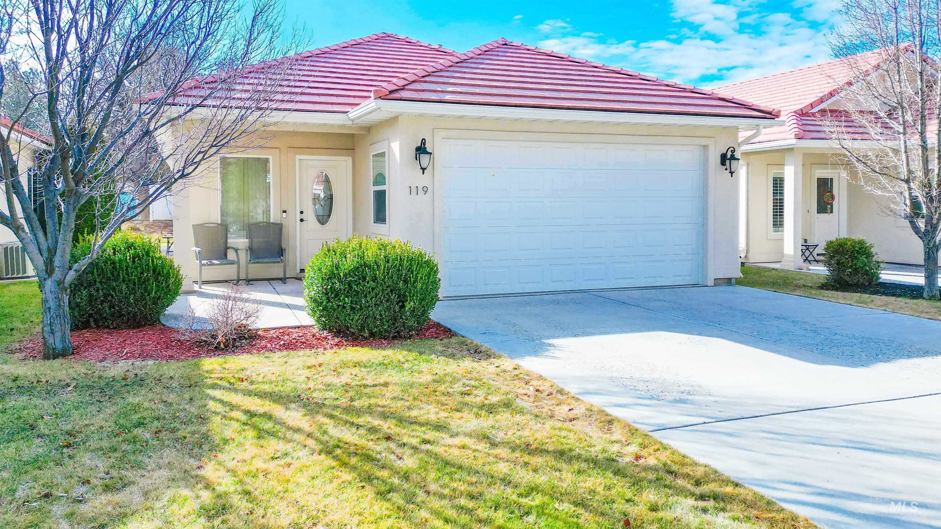 Twin Falls, Idaho 83301, United States, 2 Bedrooms Bedrooms, ,2 BathroomsBathrooms,Residential,Pending,79093