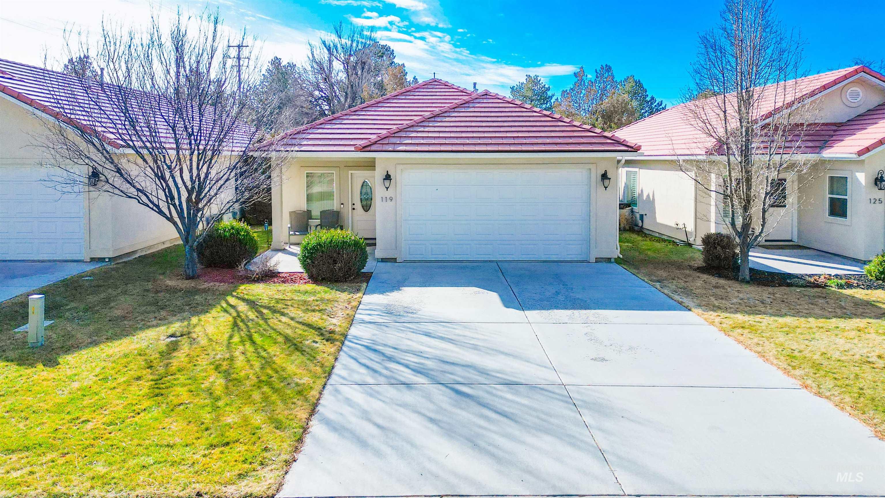 Twin Falls, Idaho 83301, United States, 2 Bedrooms Bedrooms, ,2 BathroomsBathrooms,Residential,Pending,79093