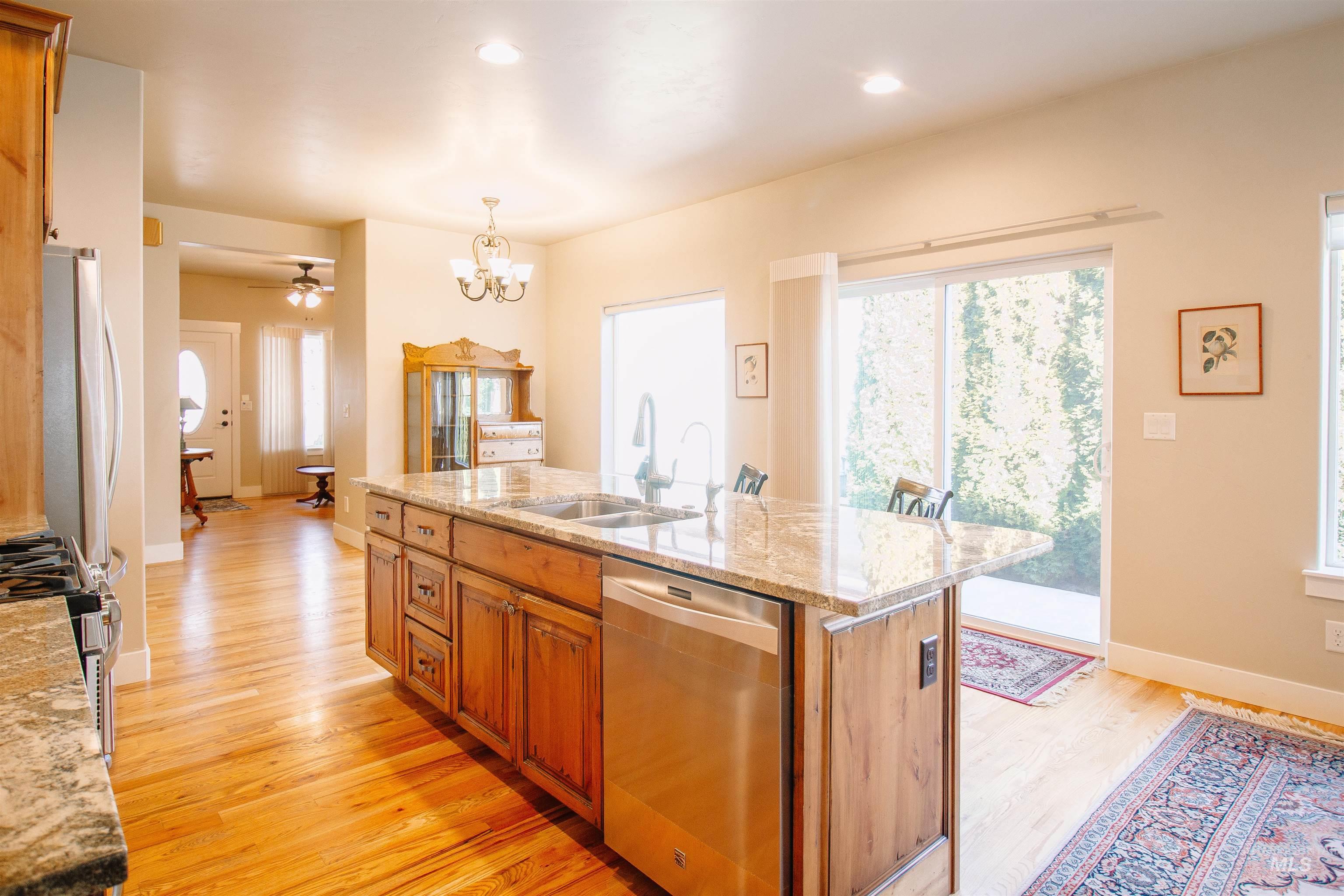 Twin Falls, Idaho 83301, United States, 2 Bedrooms Bedrooms, ,2 BathroomsBathrooms,Residential,Pending,79093